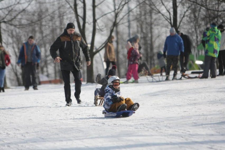 Wyciąg narciarski w Sosnowcu zamknięty, chociaż śniegu nie...