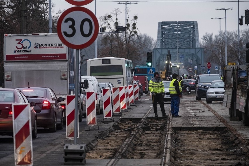 W związku z remontem wczoraj zamknięta została jedna nitka...