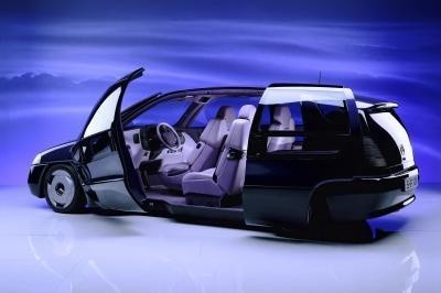 25 lat temu Mercedes-Benz zaprezentował pojazd badawczy F...