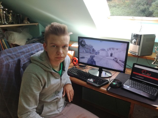 Hubert Nowakowski z Krosna Odrzańskiego jest prezesem nieformalnego stowarzyszenia Odra Gaming, działającego przy CAK