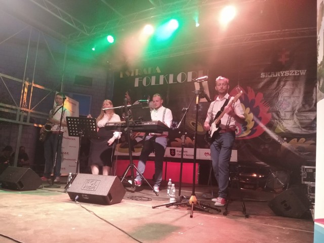 Podczas tegorocznych dożynek w gminie Skaryszew na scenie wystąpi zespół Happy.