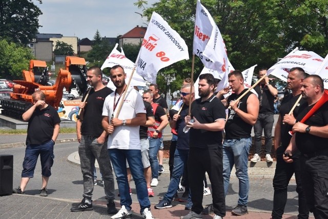 Związkowcy "Sierpnia 80" rozpoczęli protest pod siedzibą JSW 13 czerwca.