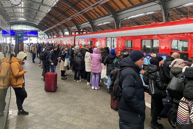 Burmistrz Nysy czuje się pokrzywdzony i występuje w imieniu mieszkańców. Chce przywrócenia bezpośredniego połączenia z Wrocławiem.