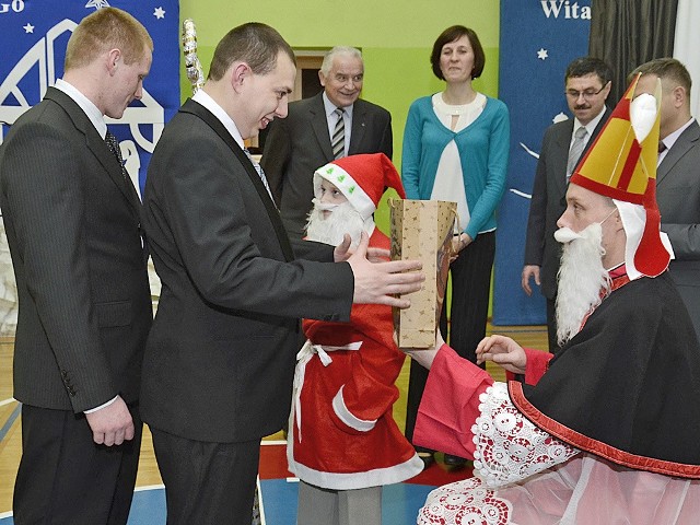 Wigilijna Wieczerza u sióstr ElżbietanekNajstarsi to już musieli się wysilać z celnymi odpowiedziami dociekliwego Mikołaja