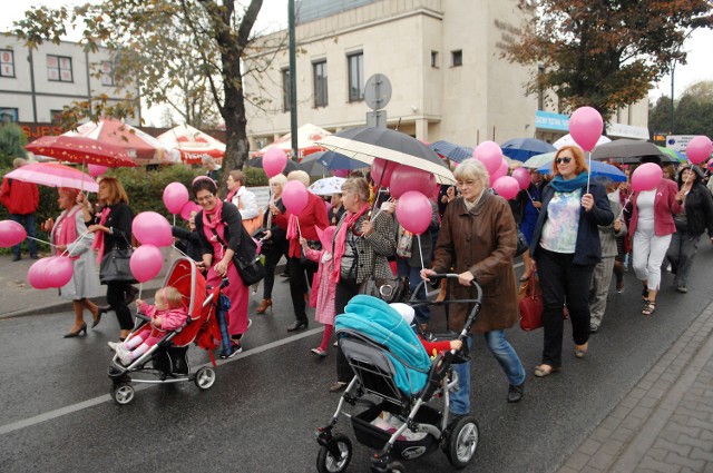 Rak wcześnie wykryty jest w stu procentach wyleczalny - mówią  organizatorki różowego marszu