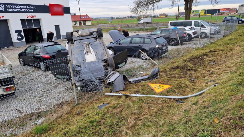 Bilans wypadku w Suchej to 4 rozbite samochody.