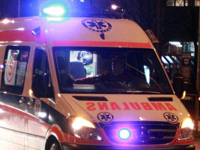 Ambulans zderzył się z mercedesem