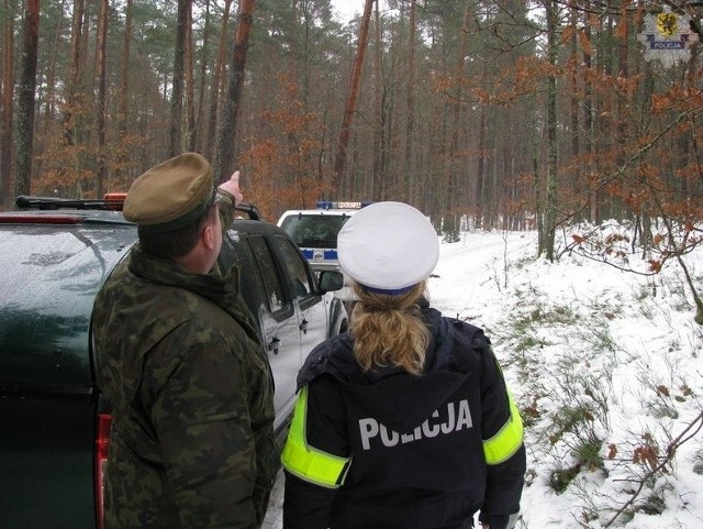 Każda osoba dokonująca takiej kradzieży musi liczyć się z mandatem w wysokości nawet do 500 zł, jaki mogą wystawić policjanci i funkcjonariusze Straży Leśnej.