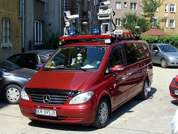 Ten samochód z nietypowymi urządzeniami na dachu można spotkać od kilku dni na radomskich ulicach.