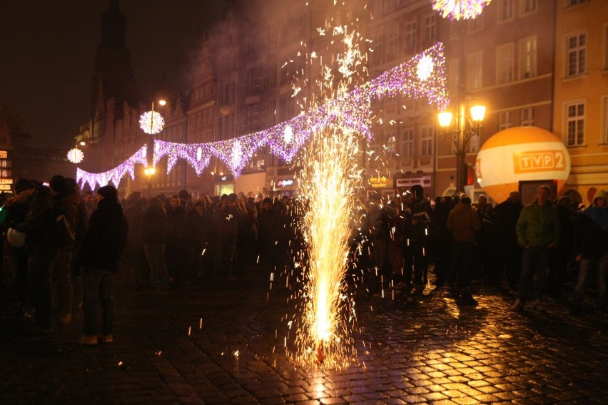 Sylwester na Rynku. Tak Wrocław witał Nowy Rok (MNÓSTWO ZDJĘĆ)