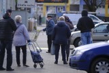 Godziny dla seniorów znikną! Jest decyzja rządu. Od kiedy będą obowiązywały zmiany? 