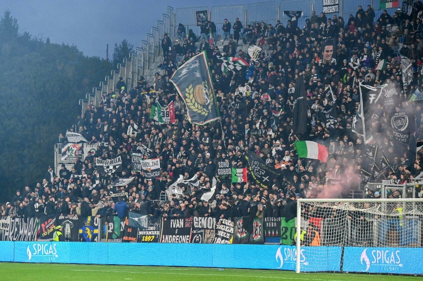 Liga włoska. Wygrana Juventusu z "polską" Spezią, kontuzja Drągowskiego