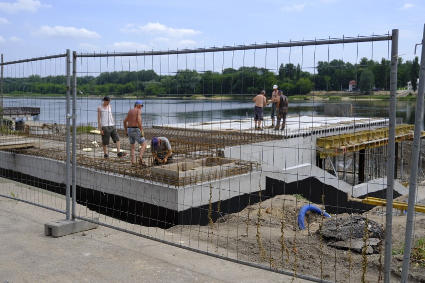 Pawilony na Bulwarze Filadelfijskim w Toruniu nie wszystkim się podobają. Będą niższe?