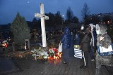 Największy cmentarz w Myszkowie w piątek pełen ludzi. Mieszkańcy ruszyli po ogłoszeniu zamknięcia nekropolii ZDJĘCIA