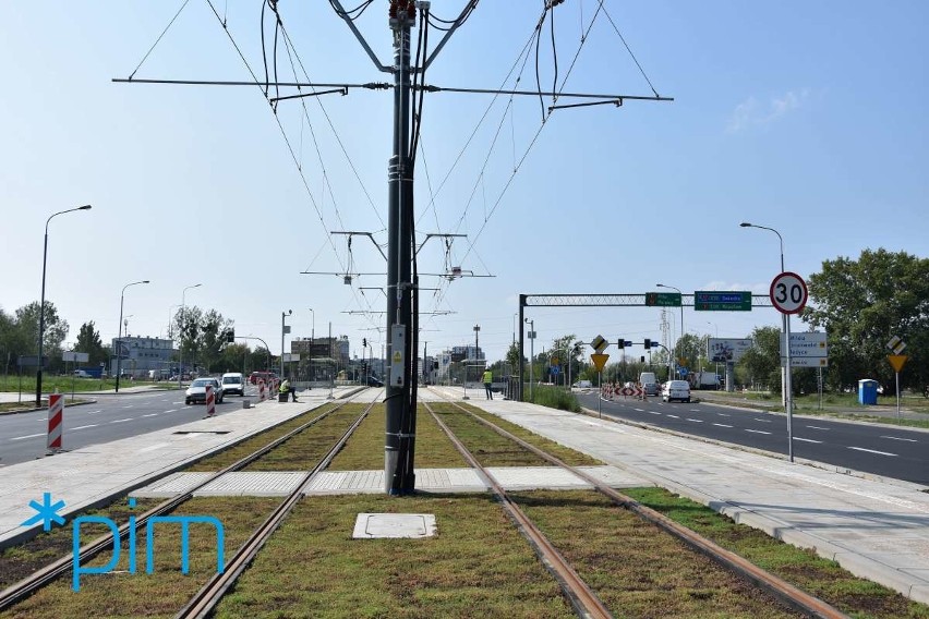 Kiedy przebudowaną trasą pojadą tramwaje? Według wstępnych...