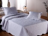 Jak dobrać rozmiar narzuty na łóżko? [GALERIA]