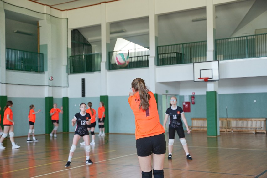 Zajęcia sportowe dla dzieci i młodzieży w Czerwinie – SKS-y coraz bardziej popularne!