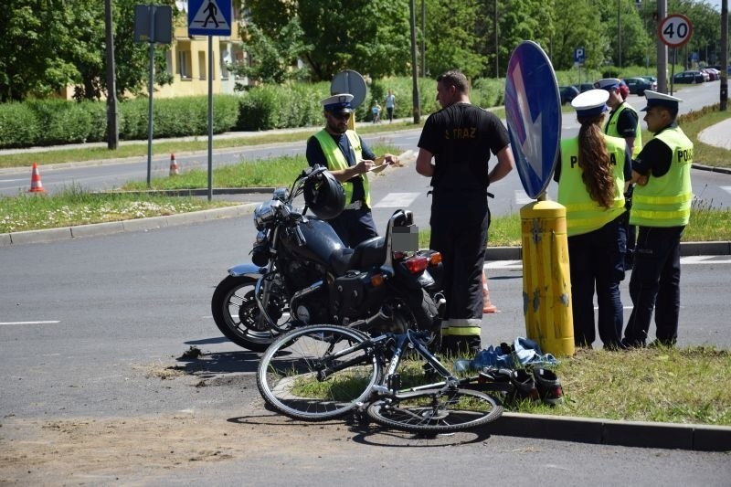 Rowerzysta zderzył się z motocyklistą. Wypadek na alei Lisa w Kędzierzynie-Koźlu