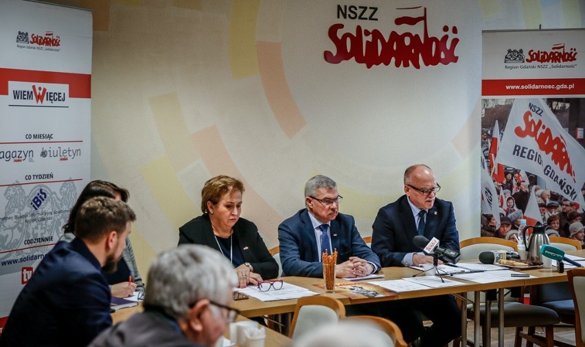 Swoje plany oświatowa "Solidarność" ogłosiła na konferencji...