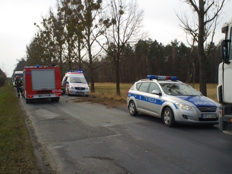 Wypadek w Kocurach (gm. Dobrodzień). 30-letnia kobieta...