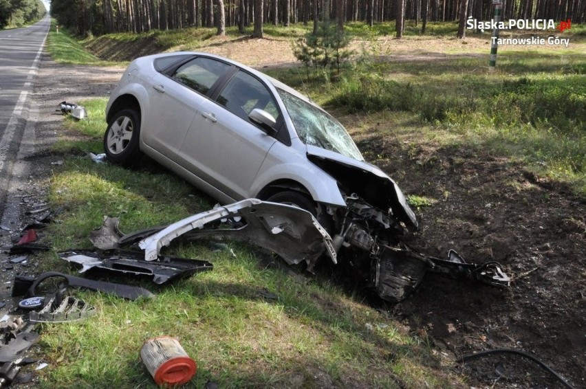 W tragicznym wypadku w Tworogu zginęła pasażerka fiata.