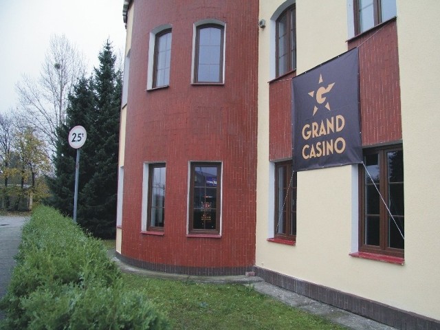 Przemyskie Grand Casino znajduje się przy ul. Lwowskiej, poza centrum miasta.
