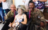 Amerykańscy żołnierze z wizytą u małych pacjentów szpitala na Bielanach w Toruniu [ZDJĘCIA]