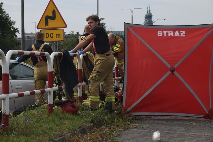 Tragedia w Gnieźnie. Kierowca zasłabł. Nie udało się go...