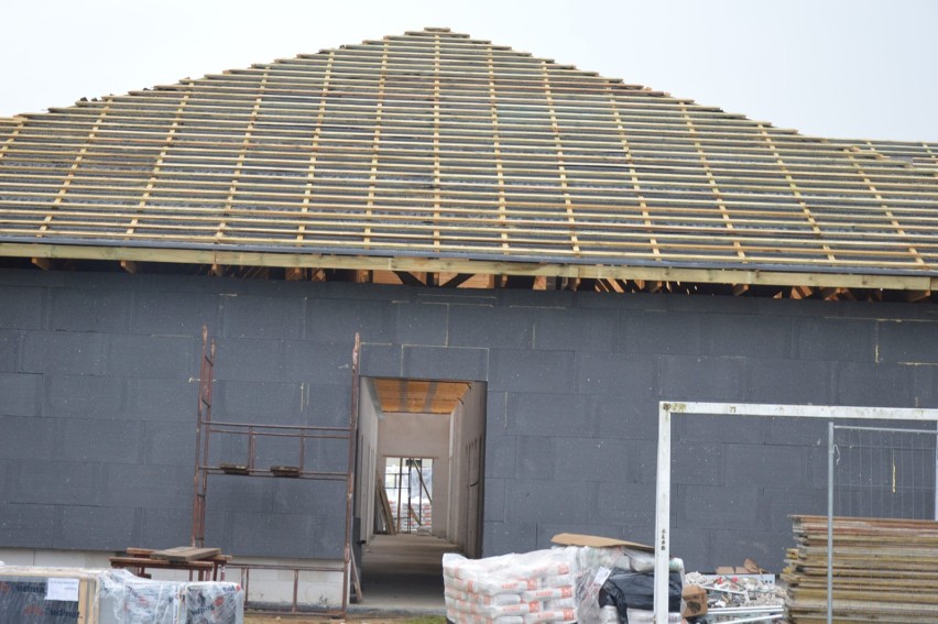 Dobre tempo budowy przedszkola w Rudzie Malenieckiej. Placówka będzie gotowa w przyszłym roku 