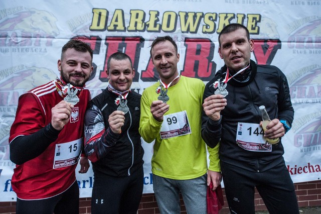W sobotę w Darłowie odbył się VI Bieg Niepodległości. Uczestnicy biegu głównego rywalizowali na dystansie 10 kilometrów.Zobacz także Bieg Wenedów 2019 w Koszalinie