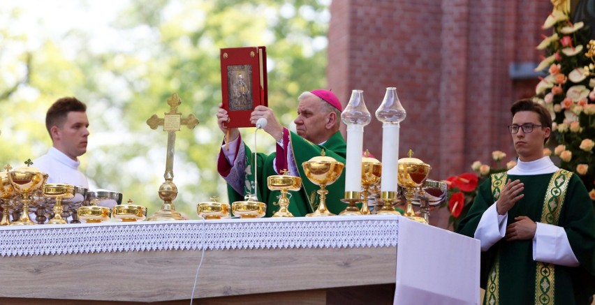 Pielgrzymka Kobiet i Dziewcząt do Piekar Śląskich co roku...