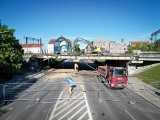 Rozbiórka wiaduktu na ulicy Szczecińskiej w Słupsku. Ciężki sprzęt w akcji [ZDJĘCIA]