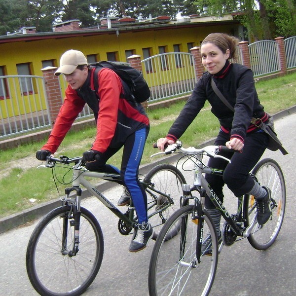 Trzydziestu rowerzystów przetestowalo w niedziele dwa...