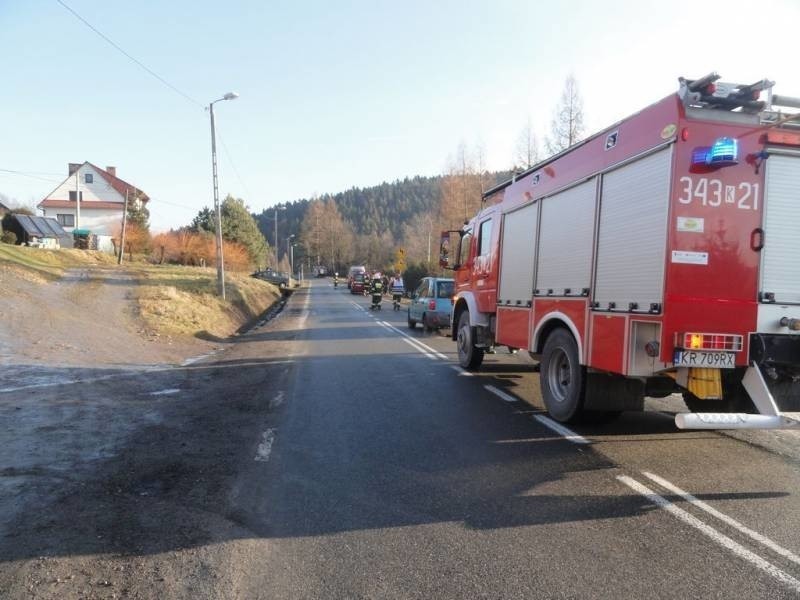 Wypadek w Bereście. Dwa auta rozbite. Dwie osoby ranne w szpitalu. Droga nr 981 zablokowana [ZDJĘCIA] 