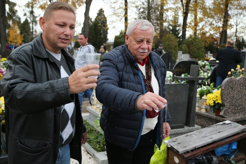 Cygańskie Zaduszki to m.in. opowiadanie historii o życiu i...