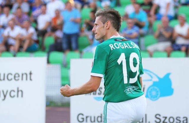 Maciej Rogalski strzelił dwie bramki w pierwszym spotkaniu z Miedzią Legnica