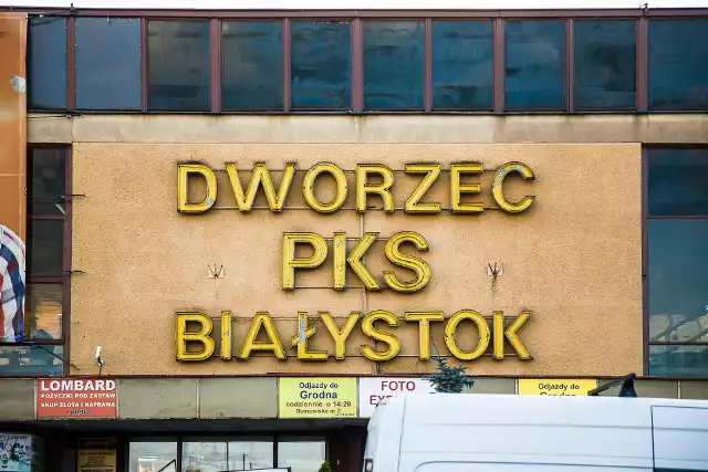 Mateusz Tymura i inni członkowie inicjatywy Neony Białegostoku wysłali w tej sprawie pismo do PKS-u i władz województwa. Odpowiedź brzmi: nie.Tak wyglądał stary neon na dworcu. Spółka PKS Nova nie chce wracać do tej tradycji.