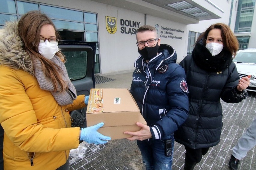 Rozdaliśmy tysiące pączków. Tym razem w szpitalach