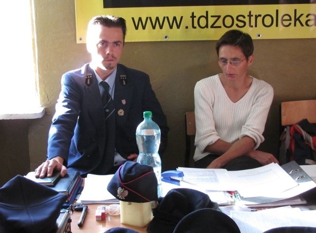 Mariusz Sasiak, prezes Towarzystwa, i sekretarz Anna Drężek&#8211;Biały