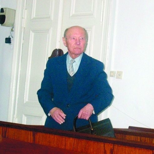 Generał Mirosław Milewski w 2005 roku, jako oskarżony o zbrodnie komunistyczne.