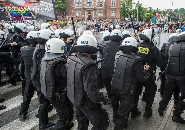 Dochodzenie dotyczące prób zablokowania sobotniego Marszu Równości jest „na wstępnym etapie”. Trwa analiza zapisów monitoringu