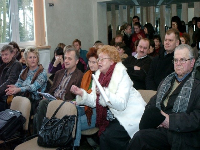 Kolejne spotkanie mieszkańców z władzami gminy nie nie zmieniło. Konflikt o szkoły się zaostrza, zapowiadają się dalsze protesty.