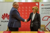 Uniwersytet  Łódzki i firma Huawei będą współpracować: wspólne projekty, wymiana doświadczeń i wiedzy