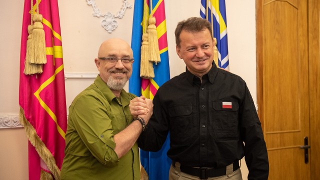 Wicepremier, minister obrony narodowej Mariusz Błaszczak złożył we wtorek wizytę na ogarniętej wojną Ukrainie.