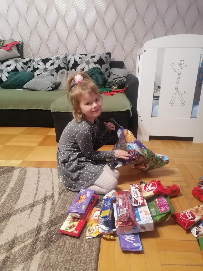 Słodkie prezenty trafiły do podopiecznych Domu dla Dzieci i Młodzieży w Łoniowie. Były łzy radości i wzruszenia. Zobacz zdjęcia