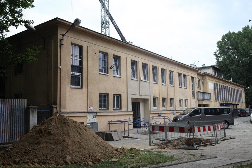 Kraków. Deweloper dalej leje beton na Teatralnym