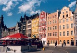 Centrum Wrocławia w latach 90. Stolica Dolnego Śląska na unikatowych zdjęciach Tadeusza Szweda. Rozpoznajesz tamto miasto?