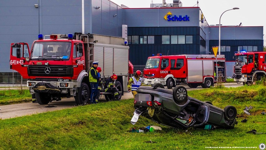 Wypadek w Tychach: Zginął kierowca. jego 6-letni syn wyszedł...