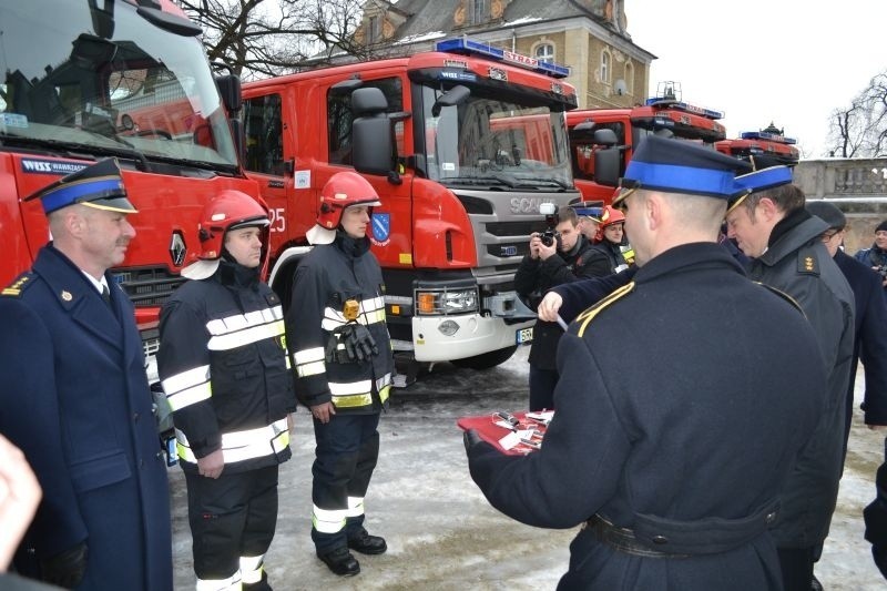 Nowe samochody strażackie otrzymały m.in. jednostki z...