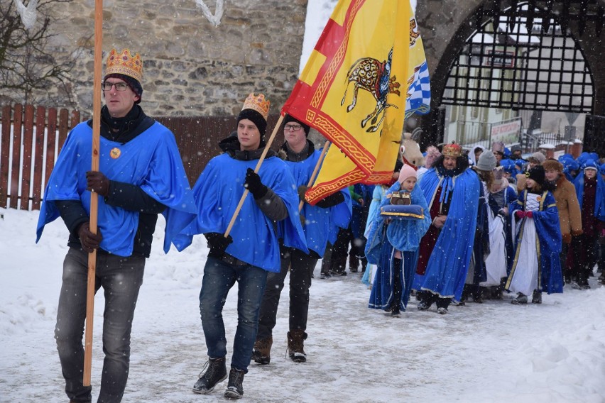 Rycerski Orszak Trzech Króli przeszedł ulicami Szydłowa [ZDJĘCIA]